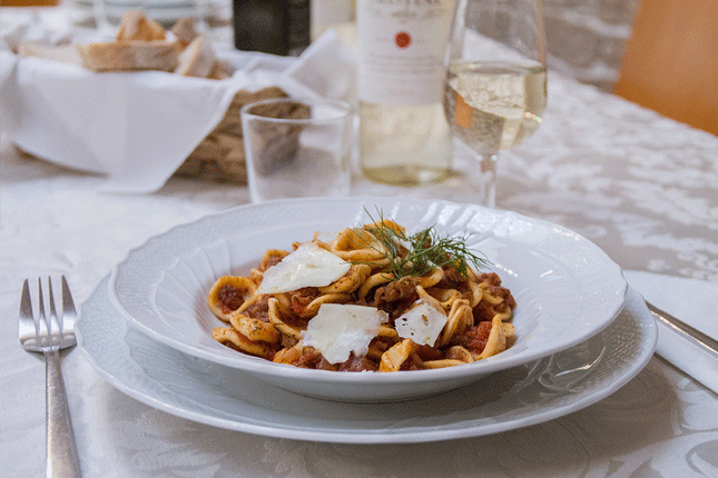 Ricetta delle orecchiette con salsiccia e finocchietto